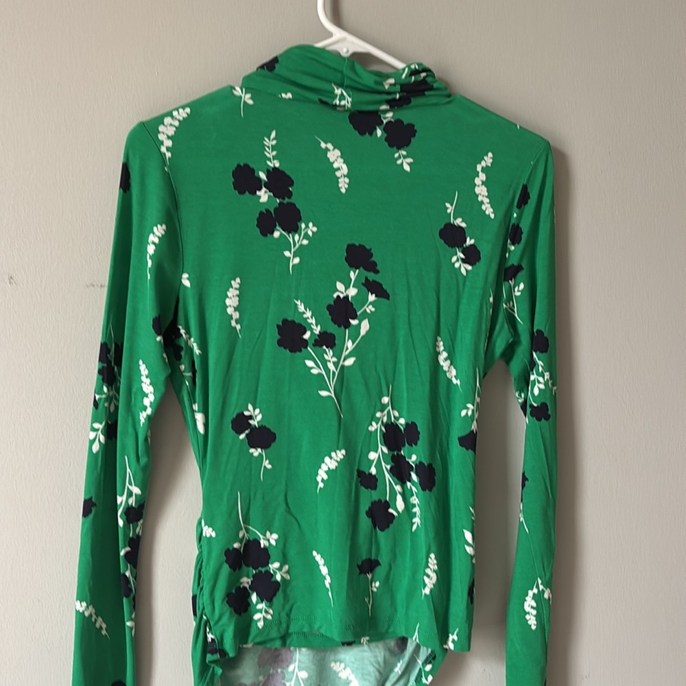 Ann Taylor wrap top with ruching on sides. - Picture 4 of 6